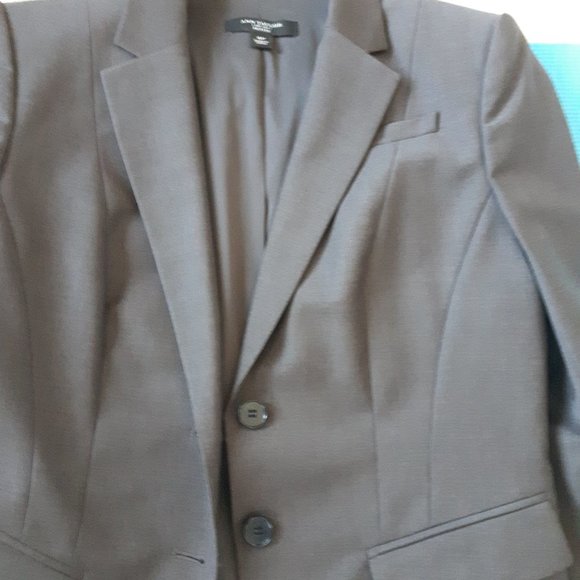 Ann Taylor classic fit lightweight blazer - Picture 3 of 4